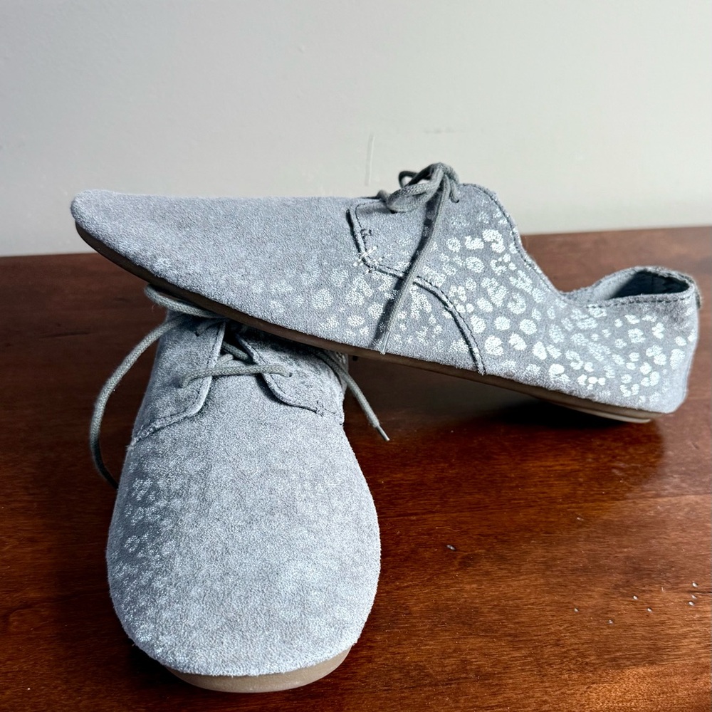 Sanuk Gray Leopard Print Flats